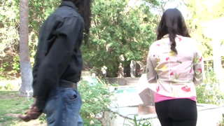 Mješoviti teen voli da se veliki crni kurac u svaki otvor