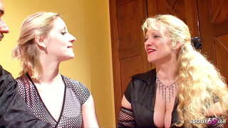 Jovem inexperiente Casal recebe a ajuda de Maduro vizinho na sua primeira Foda Trio