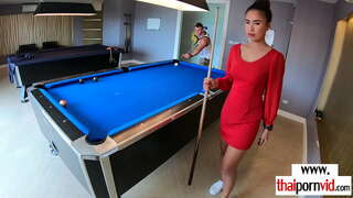 ���ြီးမား boobed အပျော်တမ်းအာရှ slut သကြီးမားတဲ့အဖြူင