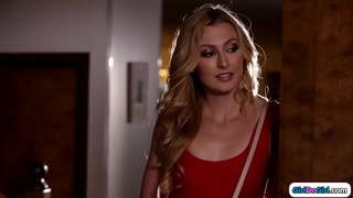 Sawise teka ngarep pungkasan maneh dheweke hot stepmom nemtokaken dheweke bakal dadi lesbian.Ing sak tunggaling putri tirinipun njaluk titsucked licks milf pus lan dheweke facesits