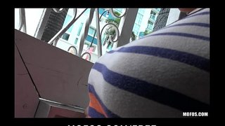 Büyük-baştankara esmer kız arkadaşı Sabrina Taylor büyük kamu BJ verir 