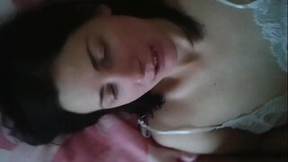 Vene amatöör tüdruk Oksana keppis tema karvane tuss, osa 1