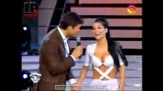 Spandex ichida Silvina oq Escudero