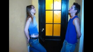 Бебе се стекнува overspread со cum