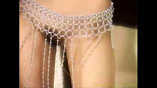 Rince aonair cailín maith a4U - Lincy Leaw