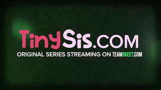 18 वर्षांचा Ariana भव्य आहे येथे एक गोष्ट आणि एकच गोष्ट फक्त, FUCKED करा! ही सेक्सी गांड नितंब सौंदर्य प्रेम करतो पहाण्यासाठी येथे आपला चेहरा एक बूल्ला लंड तिच्या घसा खाली आणि मध्ये moans आनंद जात असताना pl