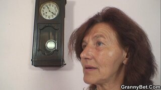 Varrás öregasszony pedig fiú