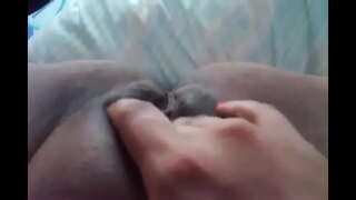 Da božje moans jerking off na moje ime.