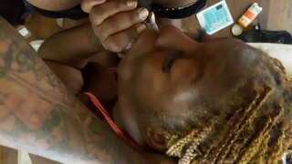 Дубоко грло са непажљиве главе од негритянки толстушки