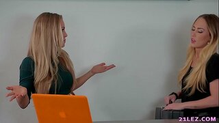 Lesbisk Agent fastnade med en sexig spy