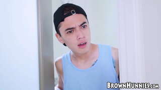 Schöne schwarze babe wird hart schlug,