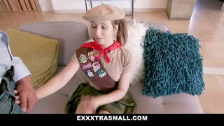 Exxxtra Mala - Daphne zajebal ogromen petelin