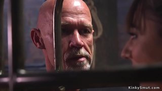 Старий майстер глибоко ковтає грудасту брюнетку в мотузковому бондажі і довго трахає її кицьку