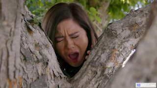 Umphandle Lesbian Threesome