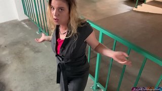 ���రో తల్లి కోపంతో గెట్స్ ఆమె సవతి cums inside her pussy