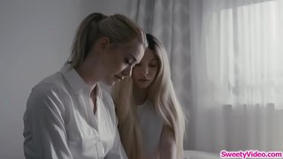 ̞�은 가슴 레즈비언 청소년 그것과 금발을 담당 기숙사