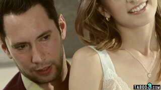 Skinny Stieftochter verwendet, die von Ihrem perversen Stiefvater